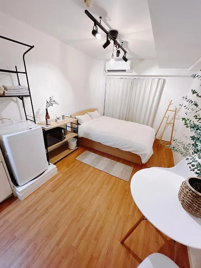 Apartment 新宿 琥珀館